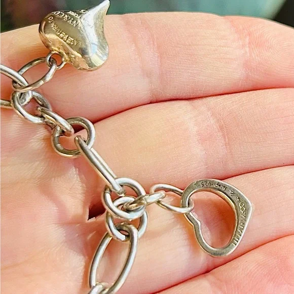Tiffany & Co 💯% Auth Elsa Peretti Heart Charm Bracelet w/Box ✨925 Sterling ✨EUC